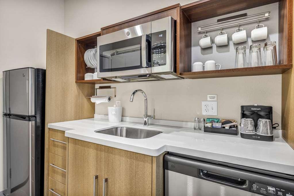 Home2 Suites By Hilton Raleigh West Lenovo Center Номер фото