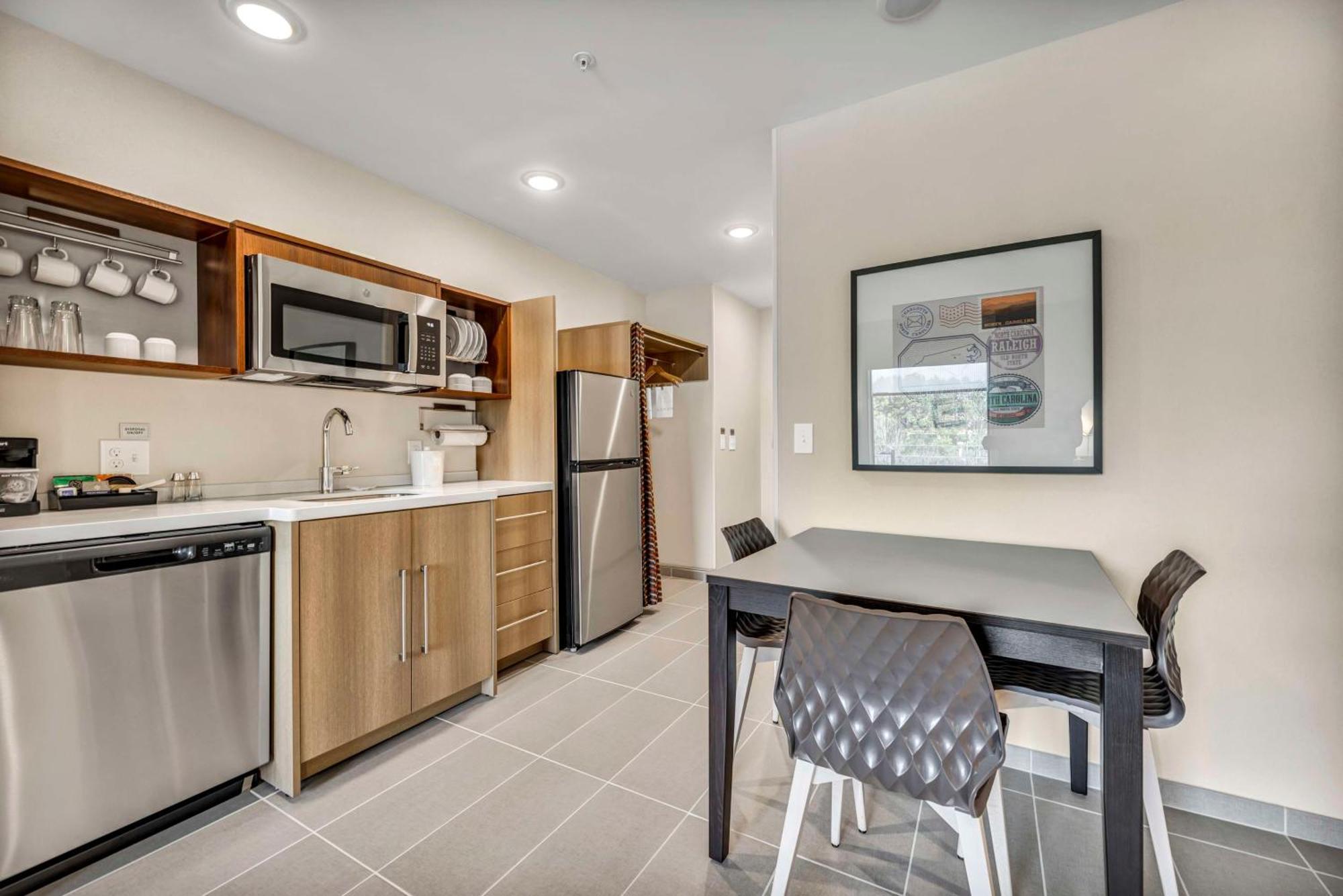 Home2 Suites By Hilton Raleigh West Lenovo Center Экстерьер фото