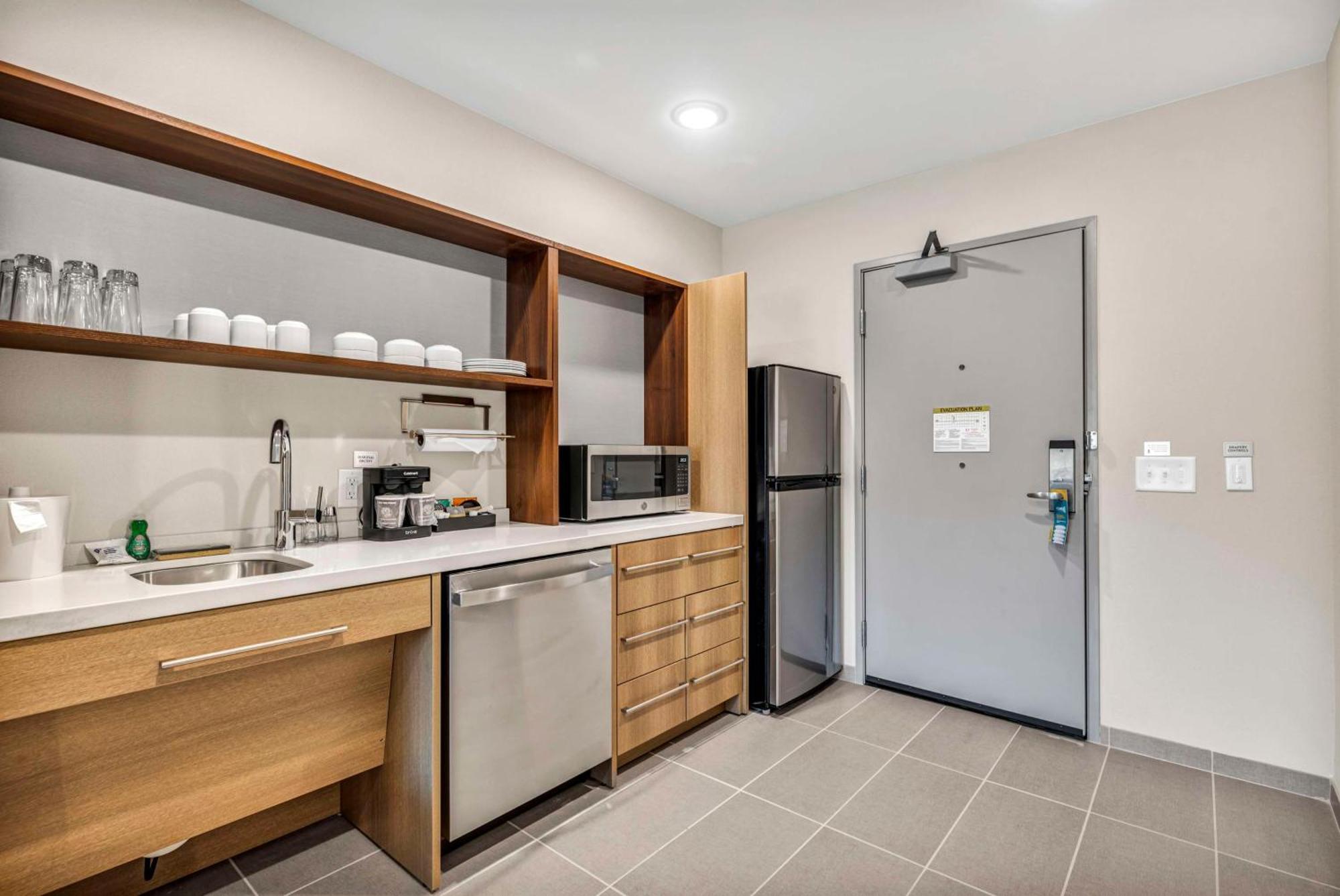 Home2 Suites By Hilton Raleigh West Lenovo Center Экстерьер фото
