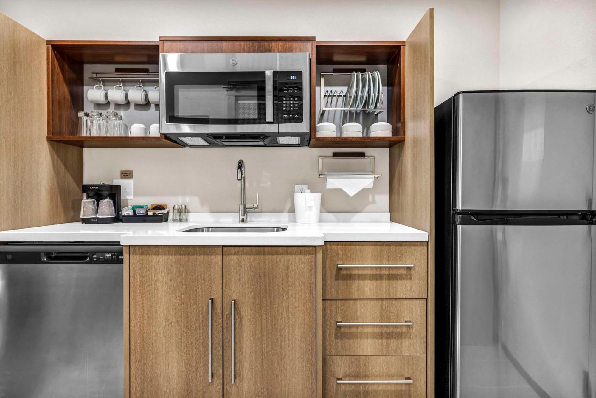 Home2 Suites By Hilton Raleigh West Lenovo Center Экстерьер фото