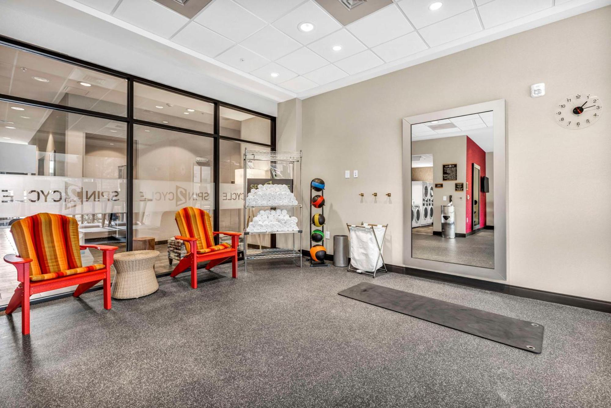 Home2 Suites By Hilton Raleigh West Lenovo Center Экстерьер фото