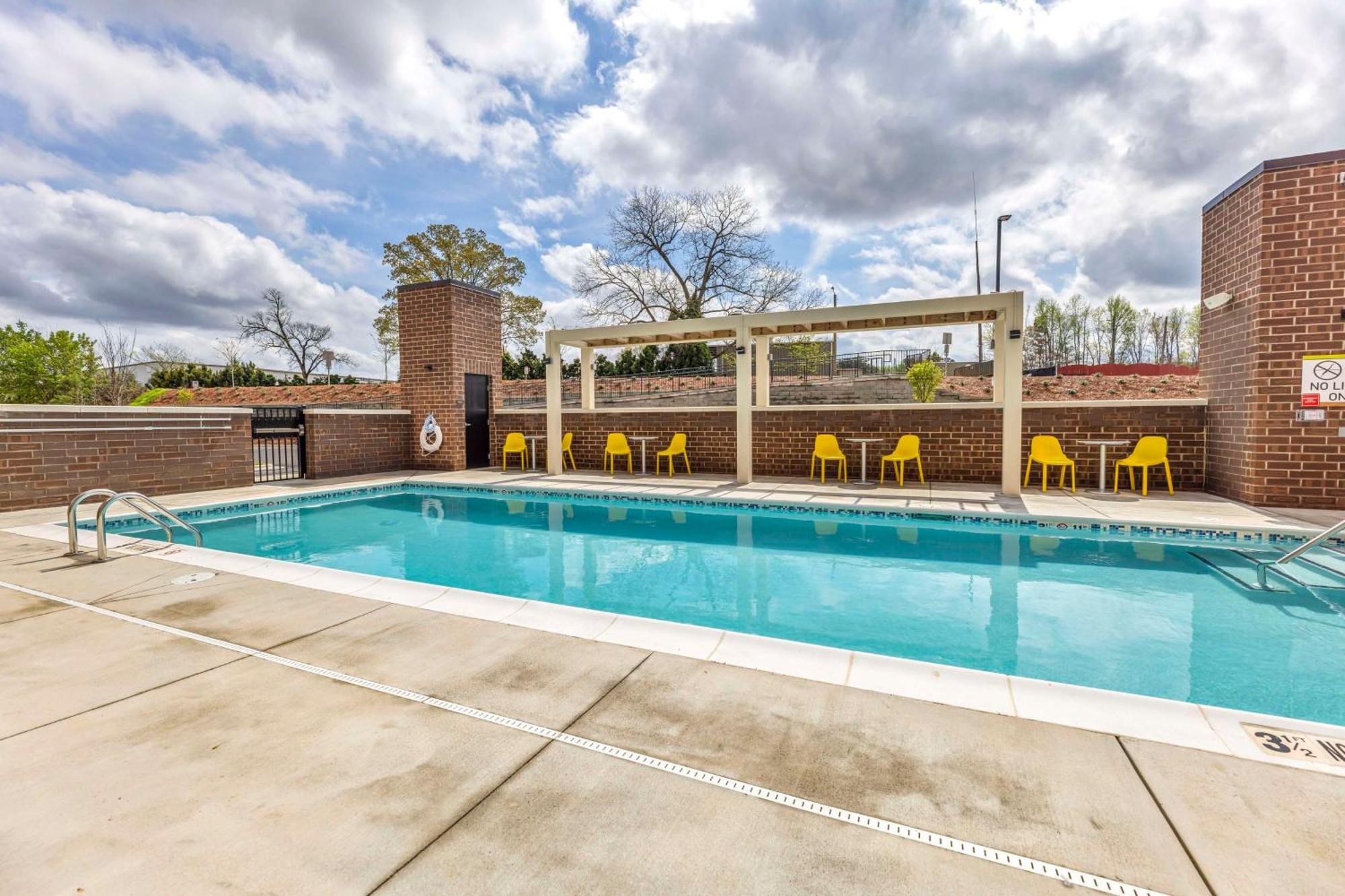 Home2 Suites By Hilton Raleigh West Lenovo Center Экстерьер фото