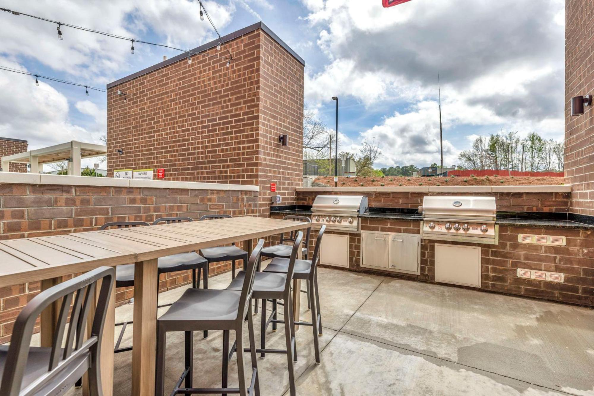 Home2 Suites By Hilton Raleigh West Lenovo Center Экстерьер фото