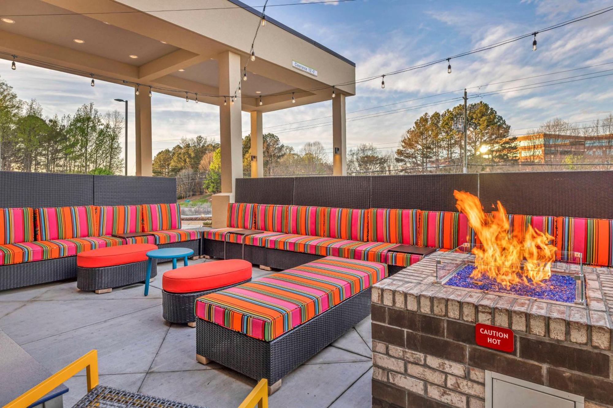 Home2 Suites By Hilton Raleigh West Lenovo Center Экстерьер фото